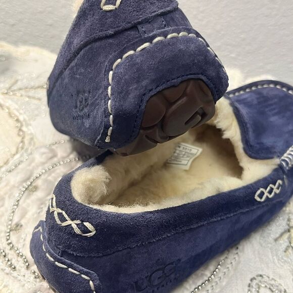 EUC UGG Ansley Slippers - Picture 3 of 11